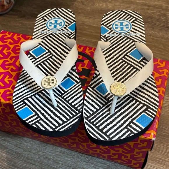 Tory Burch Flip Flops 8 - Picture 4 of 4